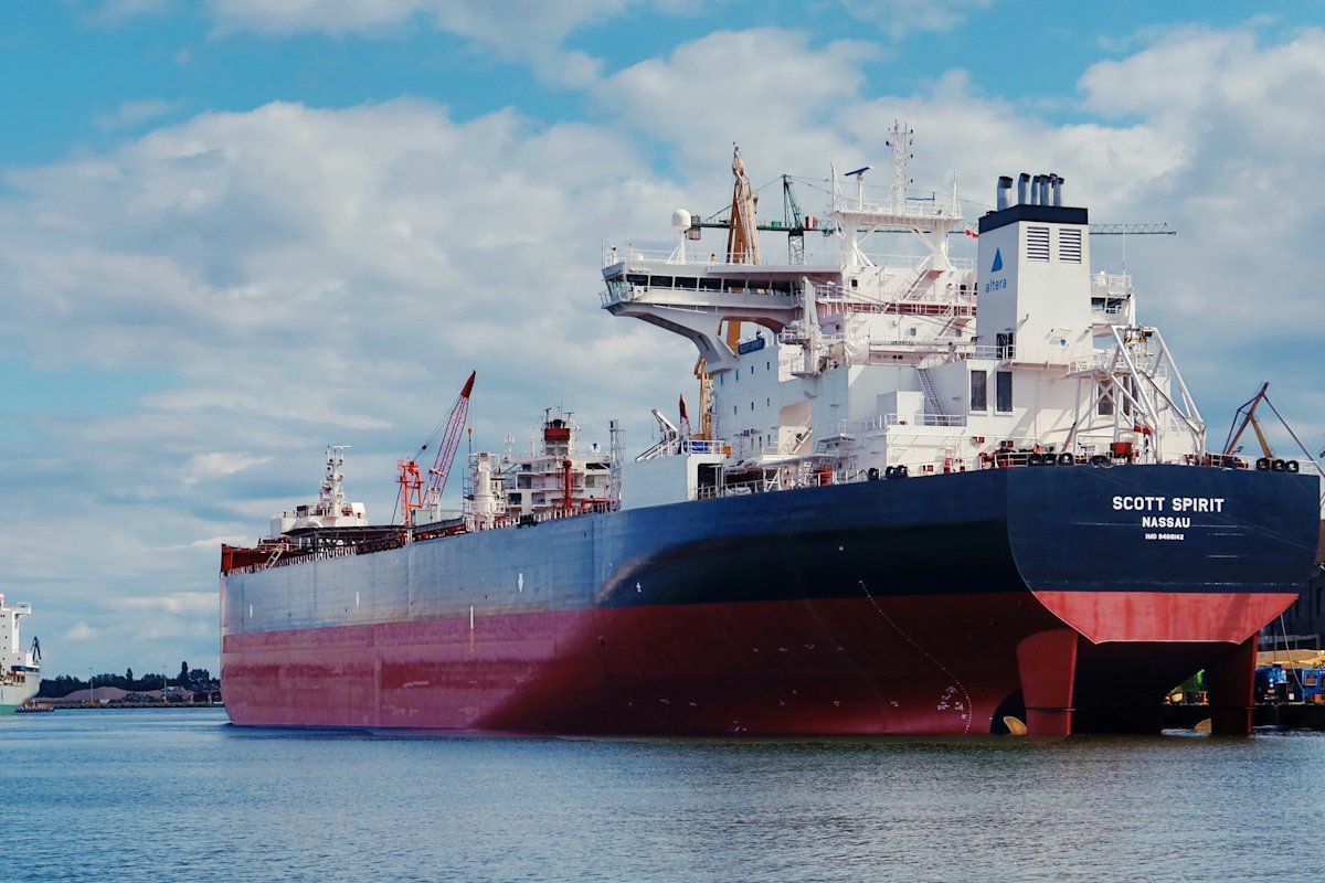 Attacco all'Iran: prezzi di gas e petrolio in aumento, le ripercussioni in bolletta