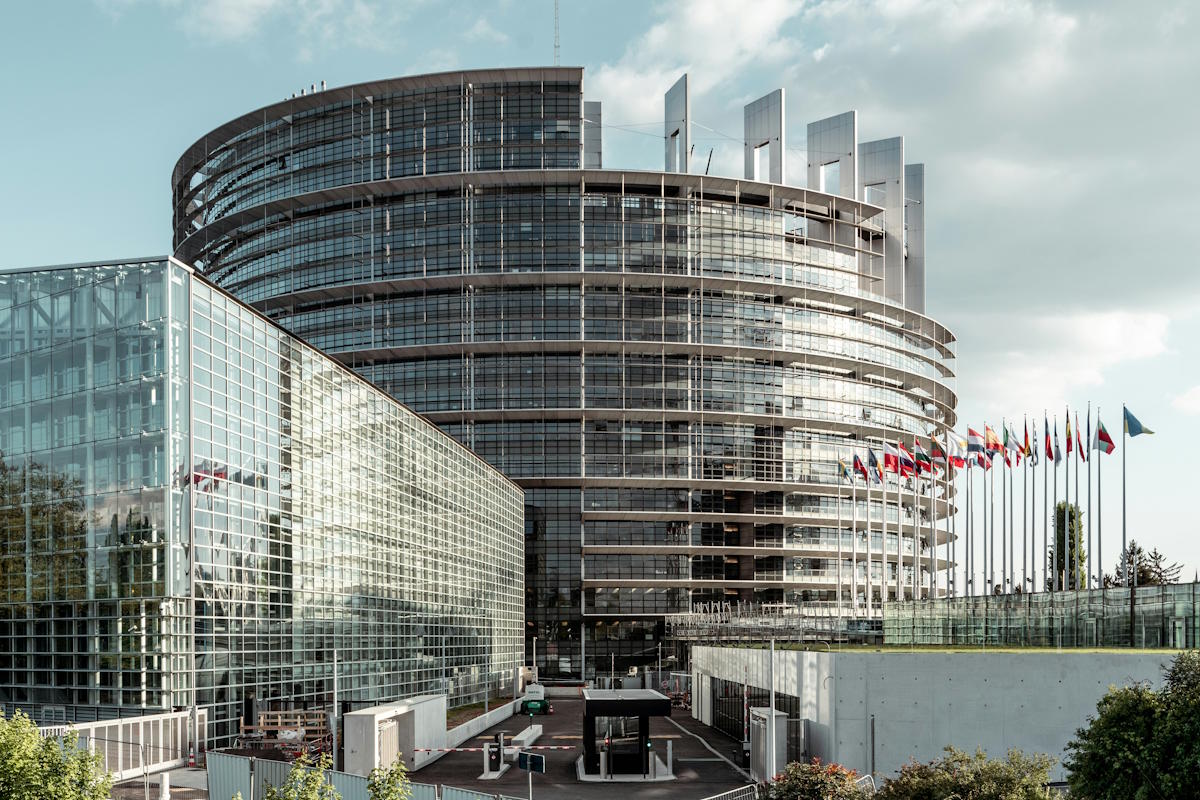 Unione Europea, Von der Leyen: “Subito misure contro il caro bollette”